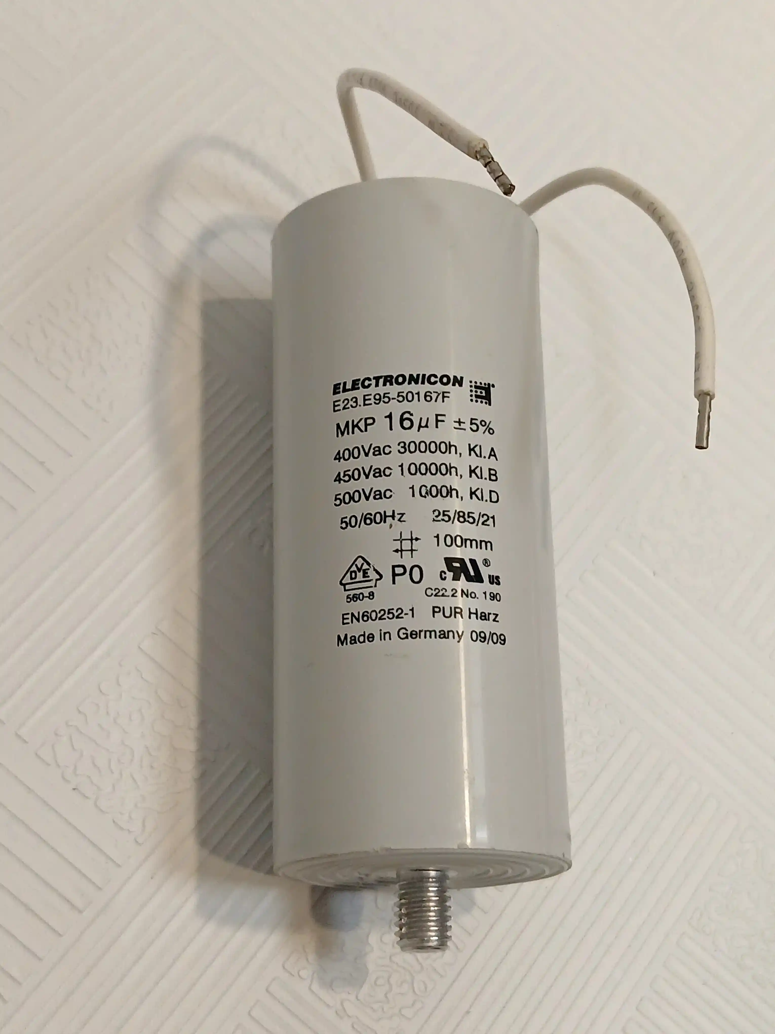 CAPACITOR 16UF 400VAC